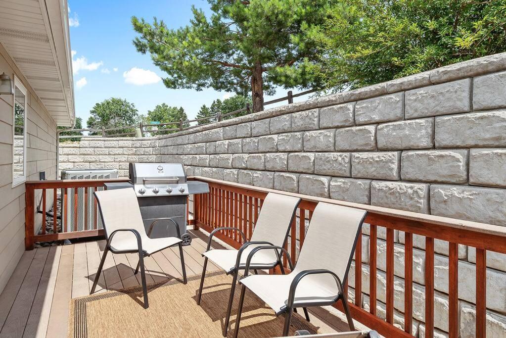 Convenient Townhouse - Near Airport Villa Rapid City Exterior photo