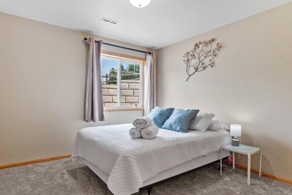 Convenient Townhouse - Near Airport Villa Rapid City Exterior photo